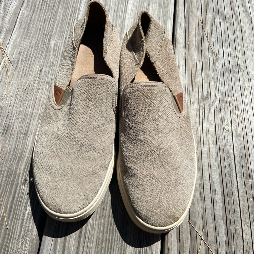 OluKai Pehuea Leather